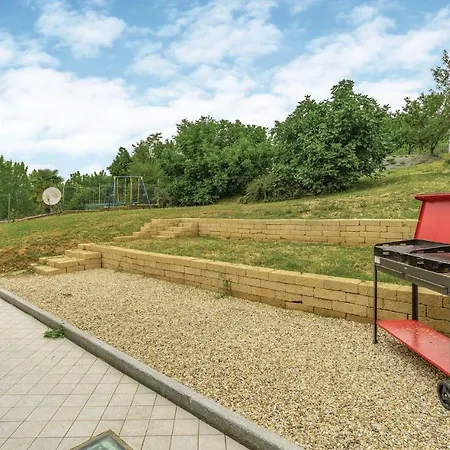 Holiday home Melograno