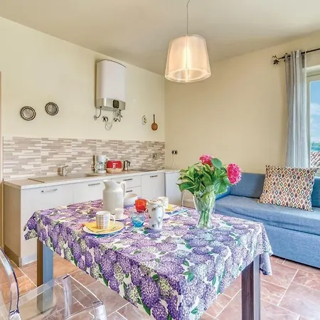 Holiday home Melograno